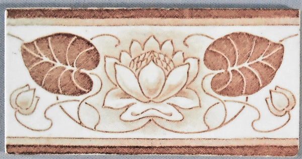 Le Glaive Waterlily Border Tile Bungalow Bill antique