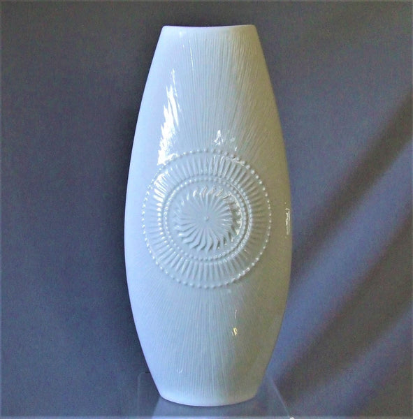White Porcelain Vase West Germany AK Kaiser Mid Century Modern 